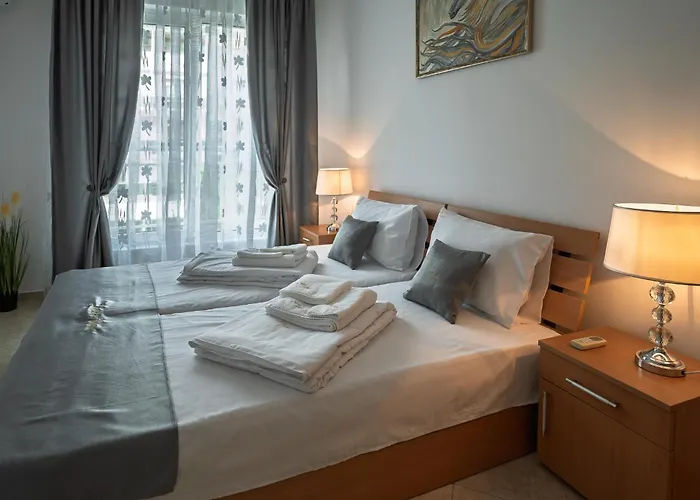 Nora Слънчев бряг